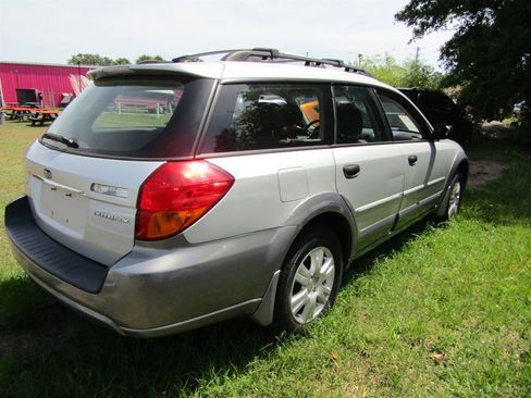 Used 2005 Subaru Outback 2.5i AWD/4WD image 4