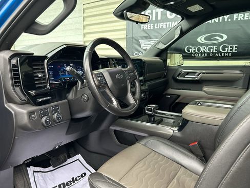 Used 2022 Chevrolet Silverado 1500 ZR2 w/ Technology Package image 9