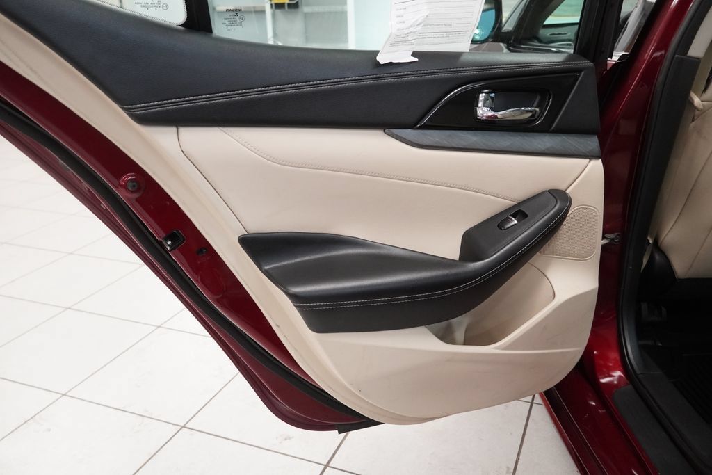 Used 2018 Nissan Maxima 3.5 SL FWD image 25