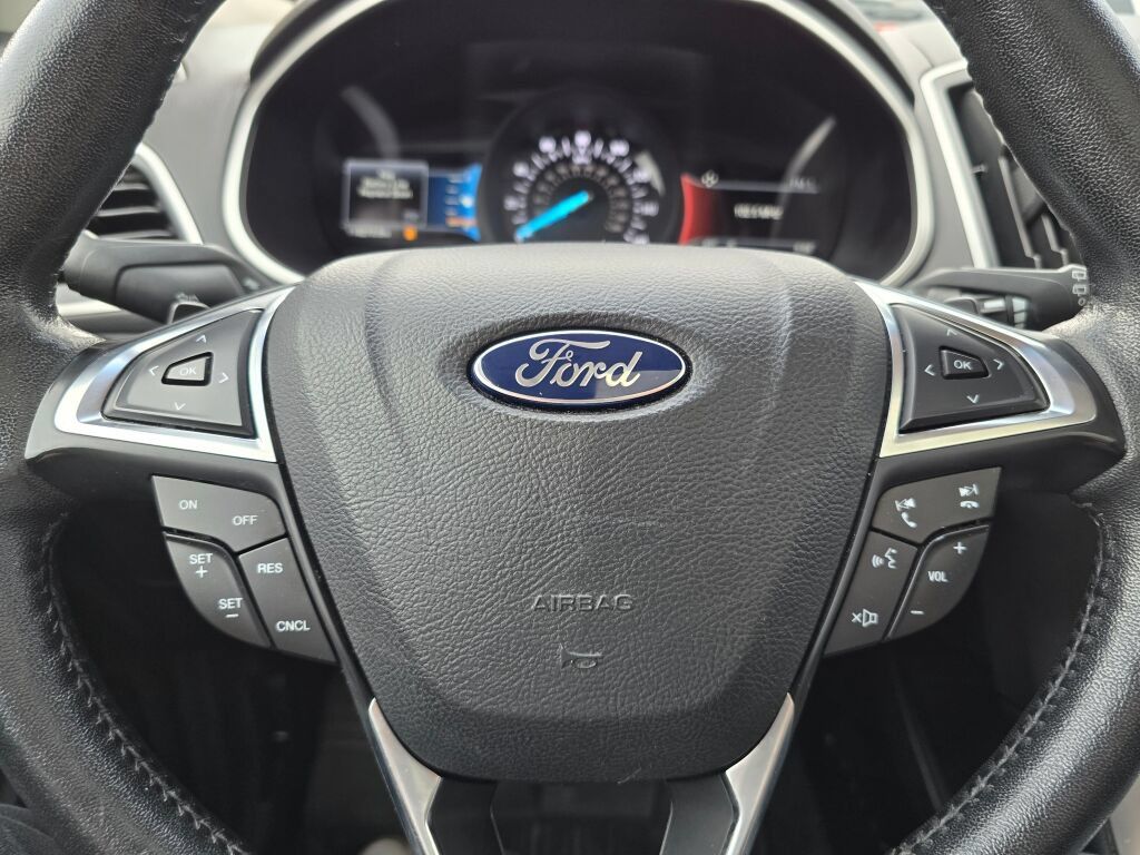 Used 2017 Ford Edge SEL w/ Equipment Group 201A AWD/4WD image 24