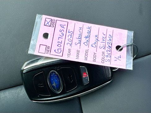 Used 2025 Subaru Outback Onyx Edition AWD/4WD image 41