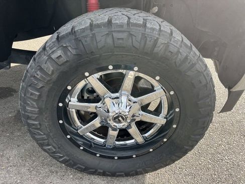 Used 2017 Ford F250 Lariat w/ Chrome Package image 24