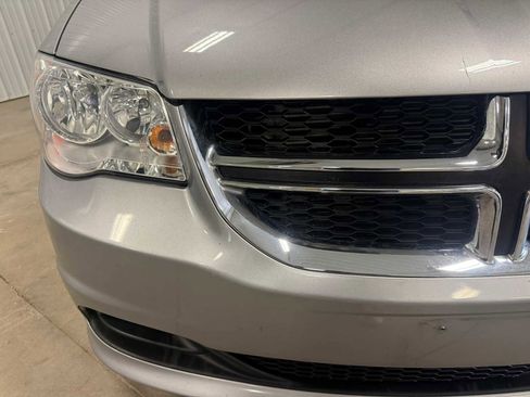 Used 2015 Dodge Grand Caravan SXT FWD image 4