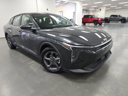 Used 2025 Kia K4 LXS image 4