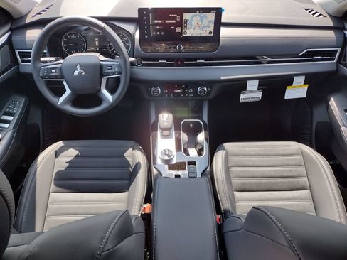 New 2026 Mitsubishi Outlander SE AWD/4WD image 2