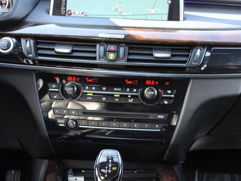 Used 2015 BMW X5 xDrive35d image 12