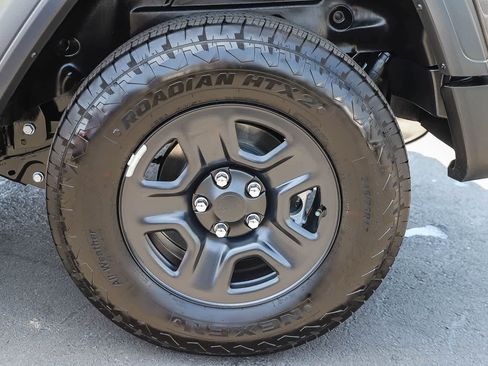 Used 2026 Jeep Wrangler Sport AWD/4WD image 9