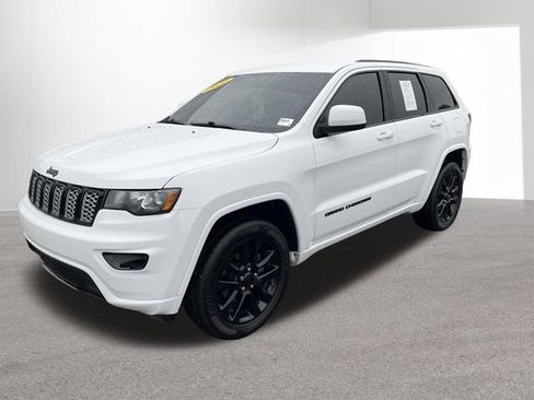 Used 2020 Jeep Grand Cherokee Altitude AWD/4WD image 2