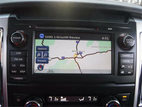 Used 2018 Nissan Titan SV w/ SV Convenience Package image 11