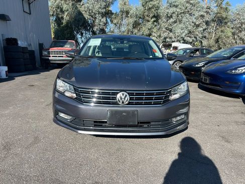 Used 2016 Volkswagen Passat 1.8T SE image 2
