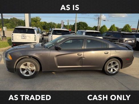 Used 2014 Dodge Charger SXT w/ Sport Appearance Group RWD image 7