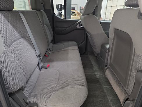 Used 2012 Nissan Frontier SV w/ SV Premium Utility Pkg image 32