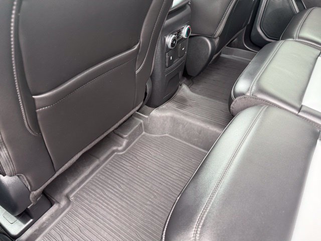 Used 2023 Ford Explorer XLT w/ Equipment Group 202A AWD/4WD image 25