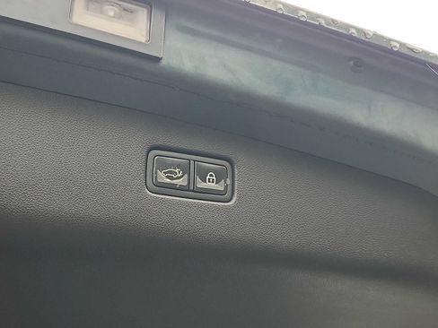 Used 2022 Genesis GV70 2.5T w/ Advanced Package image 28