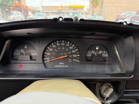 Used 1994 Toyota Pickup 2WD Regular Cab image 17