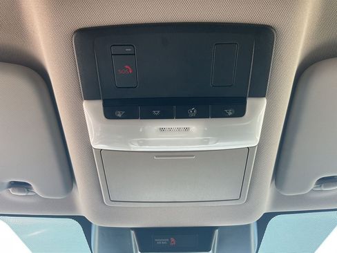 Used 2025 Nissan Rogue SV FWD image 18