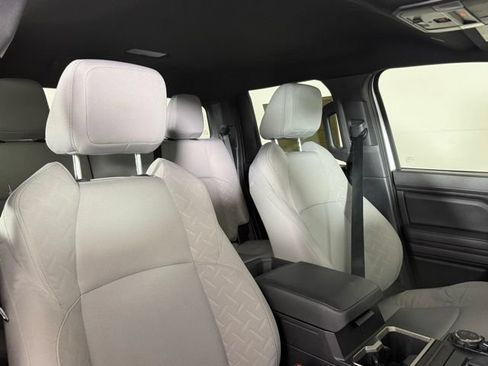 Used 2025 Toyota Tacoma SR5 AWD/4WD image 32