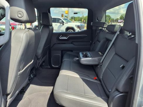 Used 2025 GMC Sierra 1500 SLT image 7