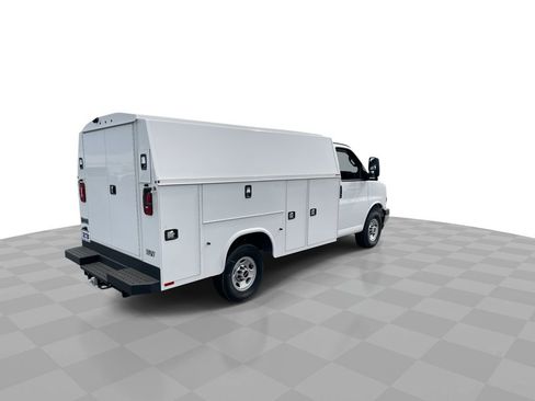 New 2025 GMC Savana 3500 w/ Power Convenience Package image 8