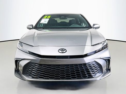 Used 2025 Toyota Camry SE w/ Convenience Package image 11