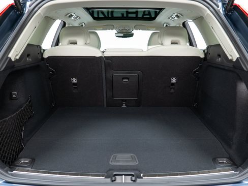 New 2026 Volvo XC60 T8 Ultra w/ Protection Package Premier AWD/4WD image 10