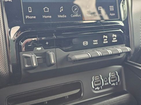 Used 2023 RAM 2500 Limited AWD/4WD image 34