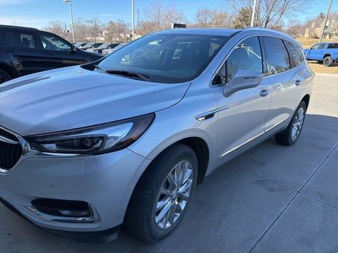Used 2020 Buick Enclave Premium w/ Sun and Sites Package image 1
