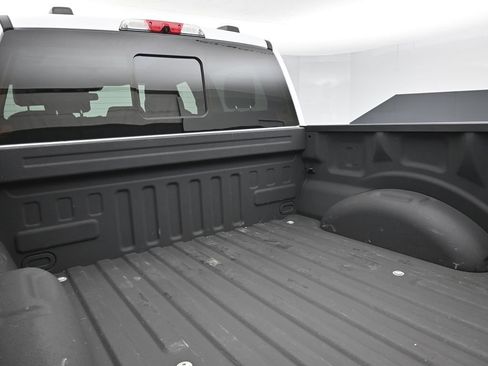 Certified 2022 Ford F150 Lariat w/ Equipment Group 502A High image 25