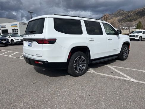 Used 2024 Jeep Wagoneer Series II w/ Flexible Seating Group image 3