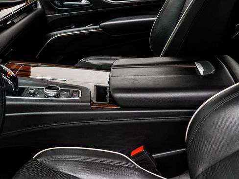 Used 2023 Cadillac Escalade Premium Luxury image 17