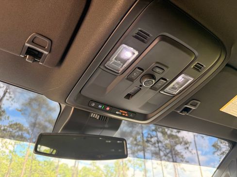 New 2025 Chevrolet Suburban Premier RWD image 27