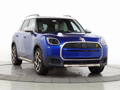 New 2025 MINI Cooper Countryman SE image 1