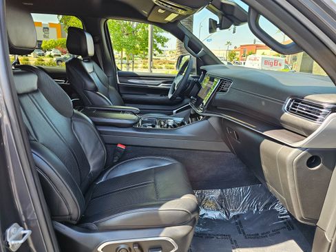 Used 2022 Jeep Wagoneer Series I image 31