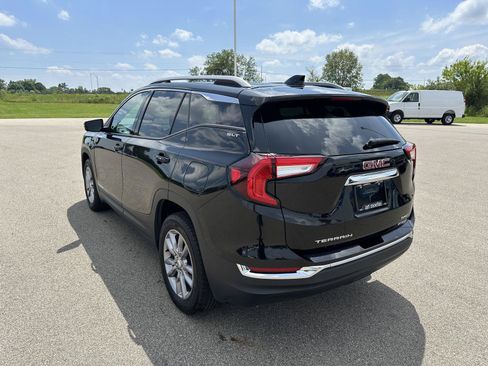 Used 2024 GMC Terrain SLT AWD/4WD image 6