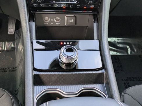 New 2025 Jeep Grand Cherokee L Laredo image 17