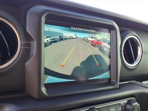 Used 2022 Jeep Wrangler Unlimited Sahara w/ Safety Group image 13