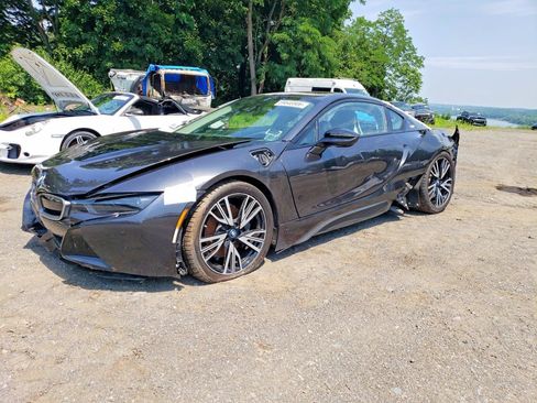 Used 2019 BMW i8 Coupe AWD/4WD image 2