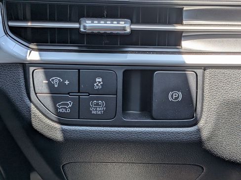 New 2026 Kia Sportage EX AWD/4WD image 17