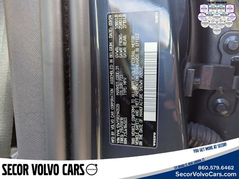 Certified 2024 Volvo V60 B5 Cross Country Plus image 27