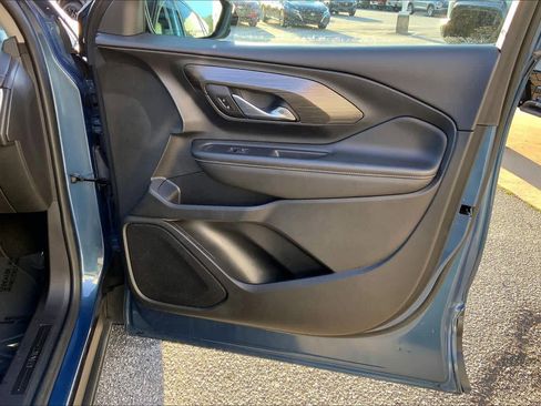 Used 2024 GMC Terrain SLT image 21