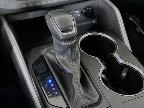 Used 2024 Toyota Highlander XLE image 7