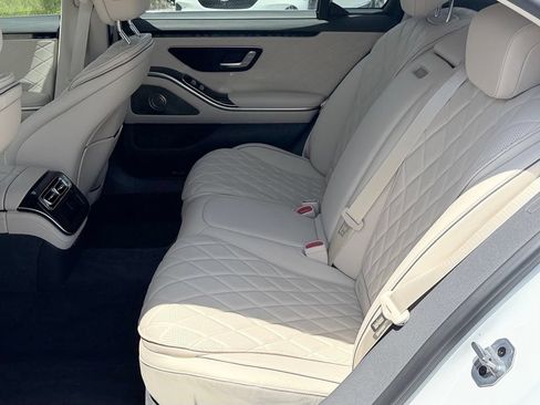 Used 2024 Mercedes-Benz S 580 4MATIC Sedan image 31