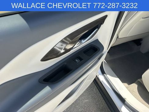 Used 2024 GMC Terrain Denali w/ Denali Premium Package AWD/4WD image 12