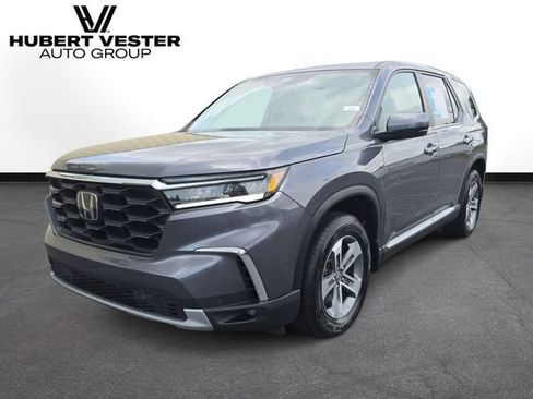Used 2025 Honda Pilot EX-L image 2