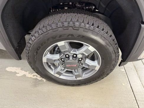 New 2025 GMC Sierra 2500 SLT image 4