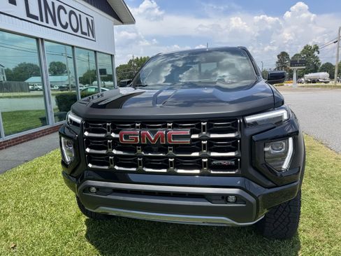 Used 2025 GMC Canyon AT4 w/ AT4X Package image 4