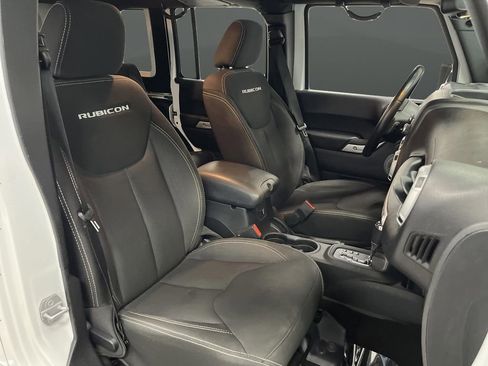 Used 2016 Jeep Wrangler Unlimited Rubicon image 24