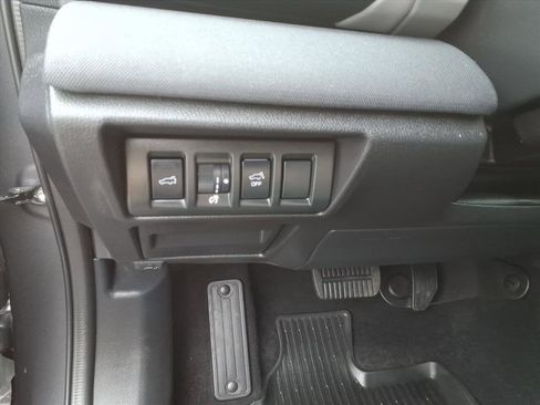 Used 2025 Subaru Outback Premium image 16