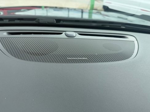 Used 2019 Volvo S60 T5 R-Design image 28