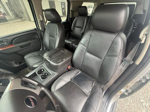 Used 2013 GMC Yukon XL 2500 SLT AWD/4WD image 5